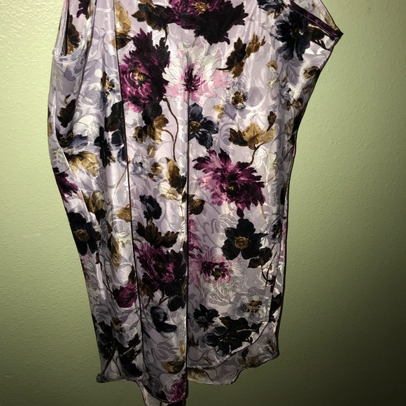 Floral-Silky Dress - Picture 4 of 4